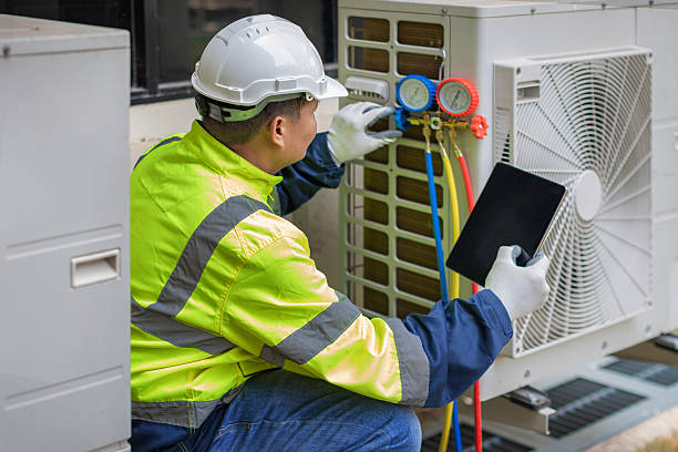 Professional Hvac technician working in Walburg, TX